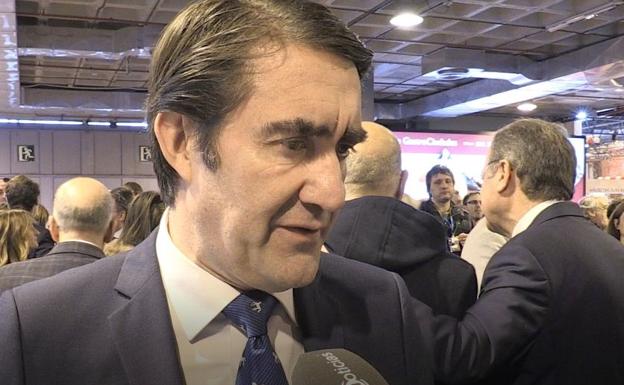 El consejero de Fomento, Juan Carlos Suárez-Quiñones, este jueves en Fitur.