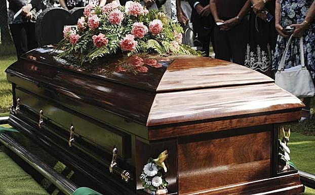 El extraño e insólito caso de la una mujer que 'da a luz' en su ataúd