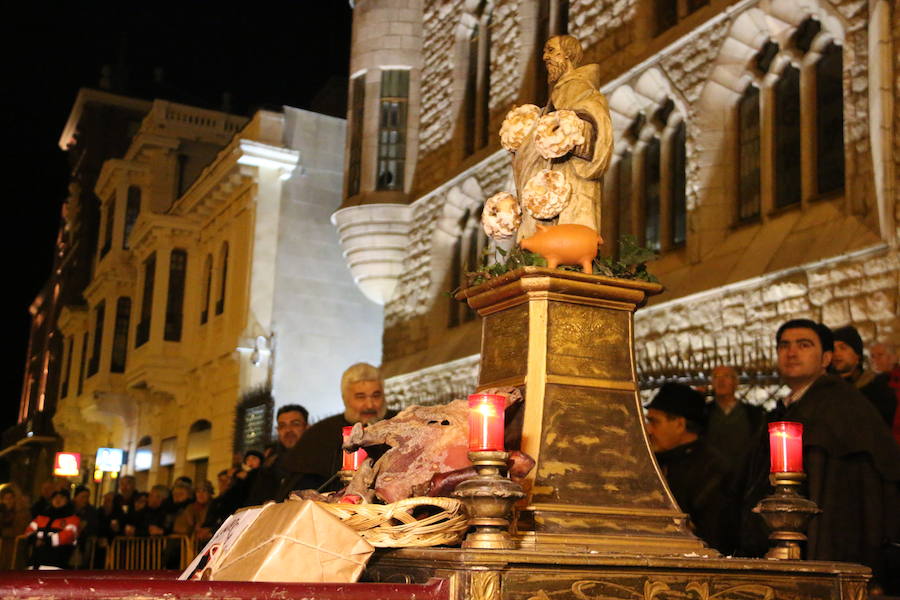 Tradicional hoguera de San Antón