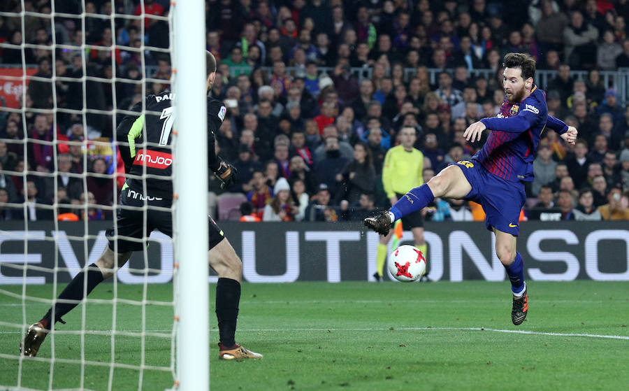 El Barcelona estará en las semifinales de la Copa del Rey tras vencer al Espanyol por 2-0 en el Camp Nou (2-1 global). Los azulgrana se adelantaron con Suárez y Messi puso la sentencia. El partido también estuvo marcado por la despedida a Javier Mascherano y el debut de Philippe Coutinho.