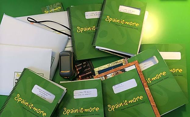 Imagen de los manuales que elabora Spain is more.
