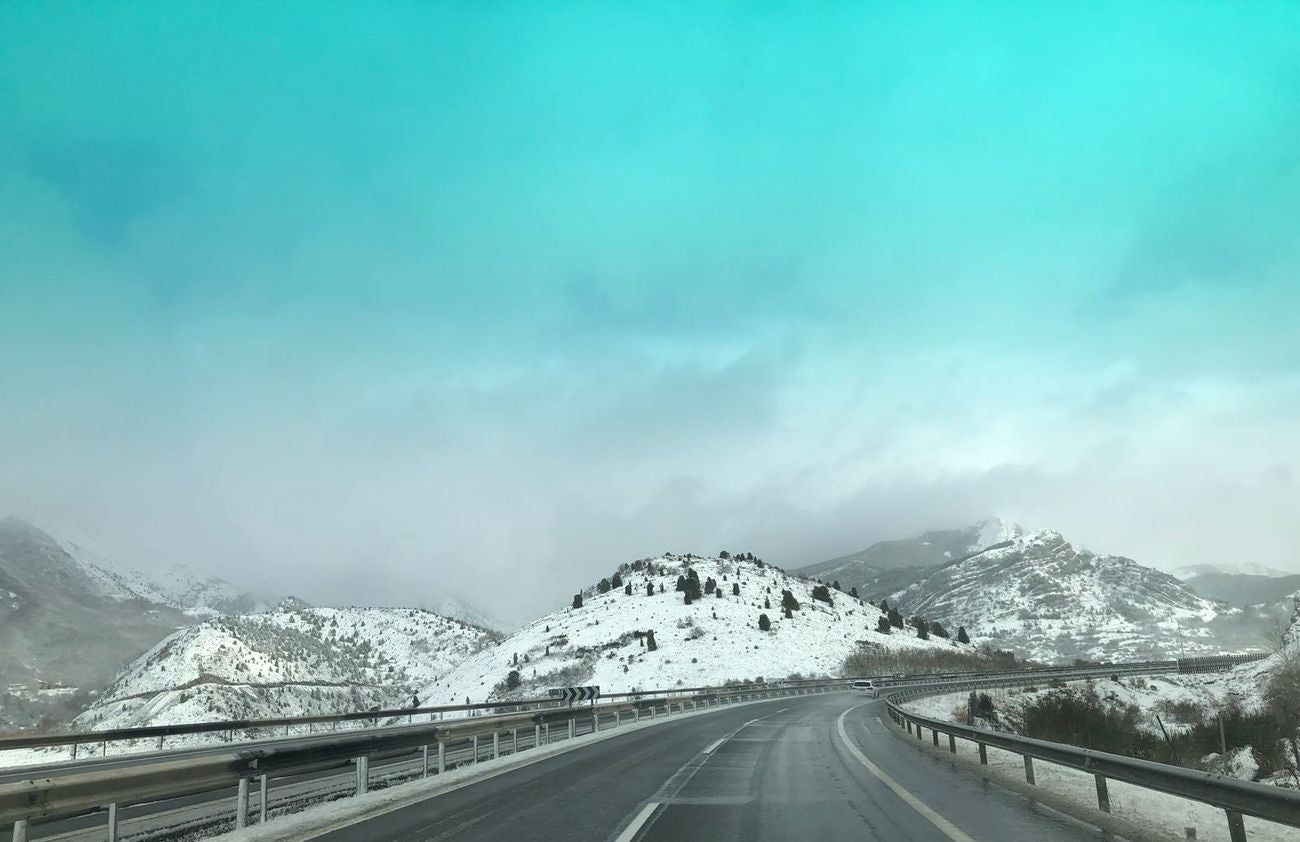 La nieve llega a la zona norte de la provincia de León. El temporal se mantendrá a lo largo de las próximas horas