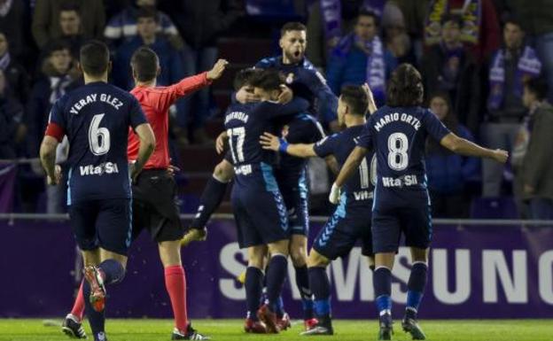 Los jugadores de la Cultural celebran el gol de Samu.