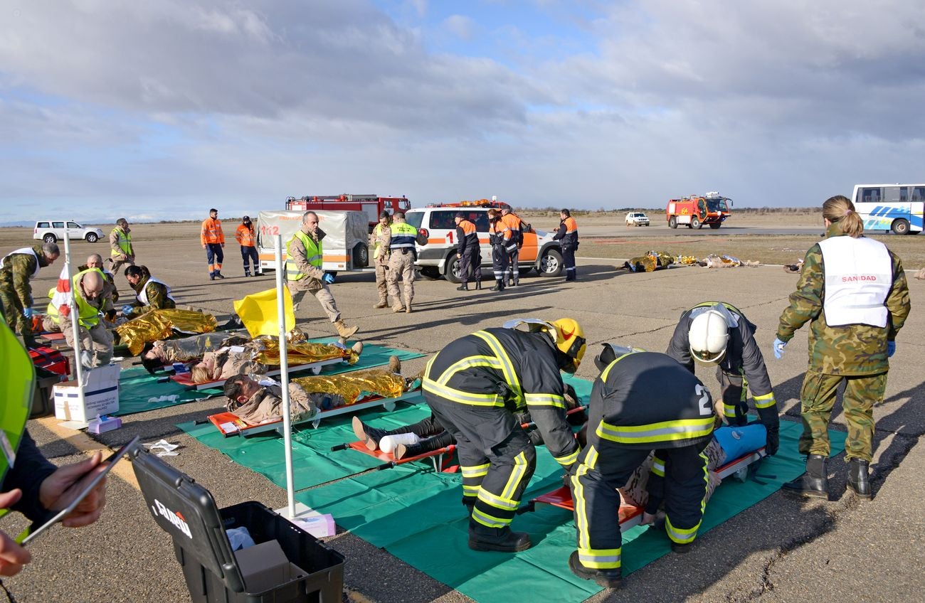 El Aeródromo Militar de León y el Aeropuerto de León realizan un Simulacro General de Accidente Aéreo de aeronave civil con la intervención de más de cien personas de distintos colectivos