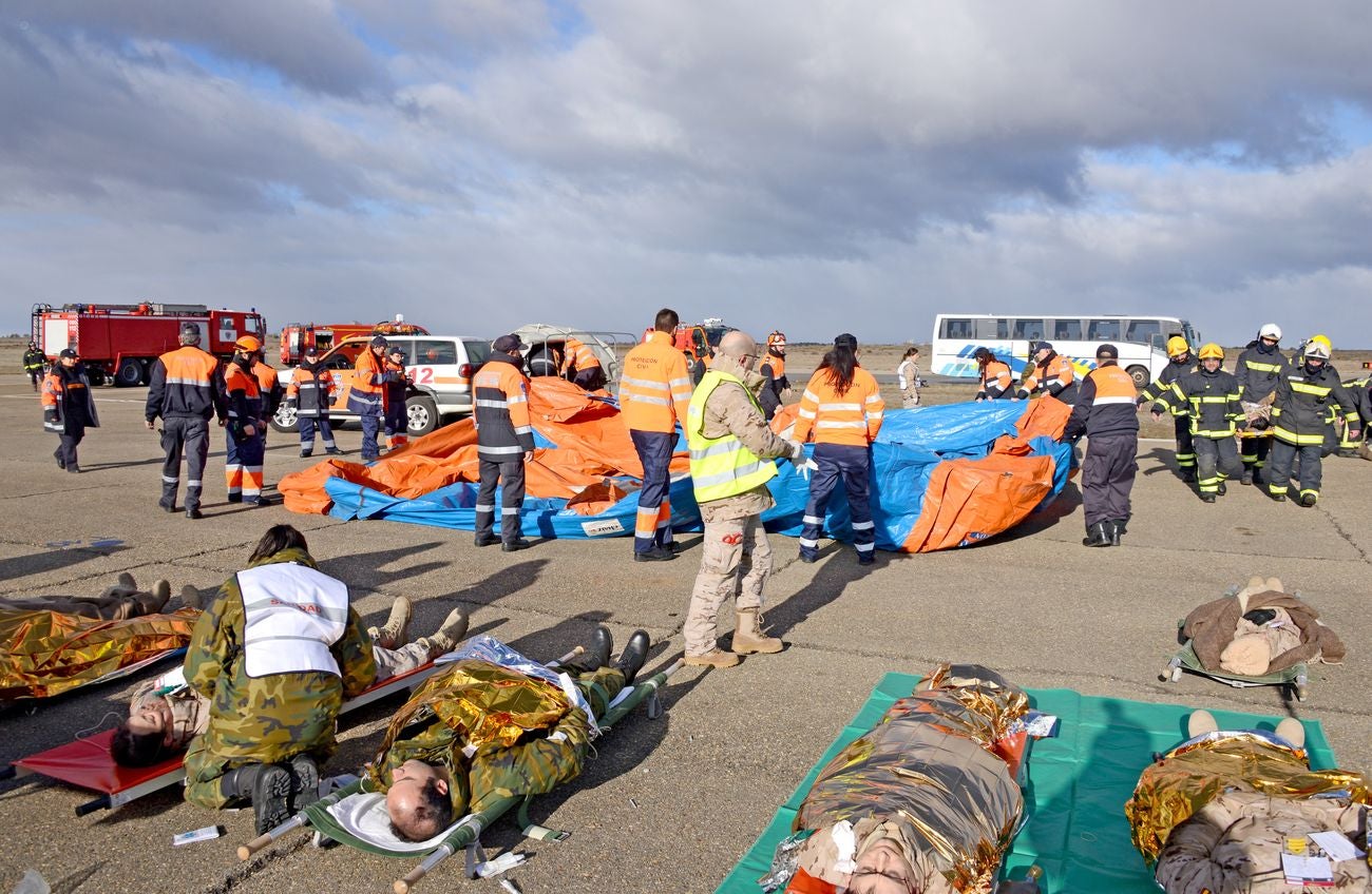 El Aeródromo Militar de León y el Aeropuerto de León realizan un Simulacro General de Accidente Aéreo de aeronave civil con la intervención de más de cien personas de distintos colectivos