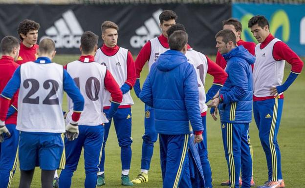 Celades, durante un entrenamiento de los Sub' 21.