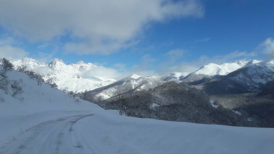 De Panderruedas a Valdeón bajo un manto de nieve