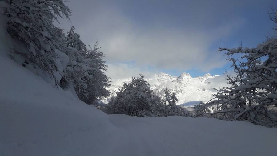 De Panderruedas a Valdeón bajo un manto de nieve