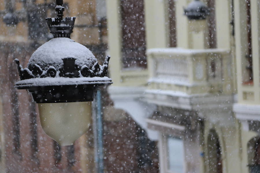 La nieve aterriza en León