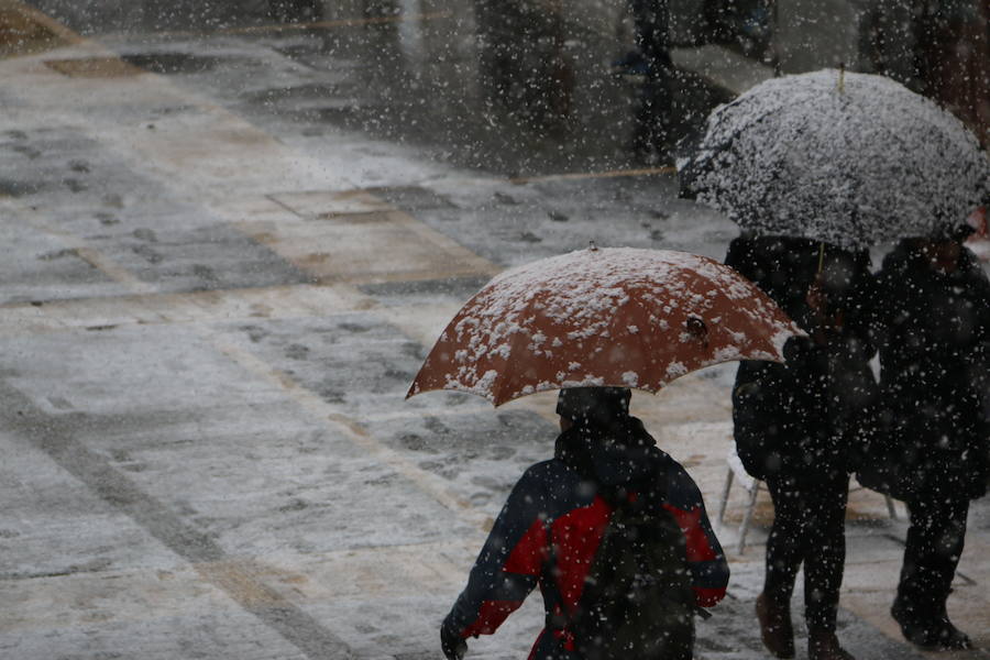 La nieve aterriza en León