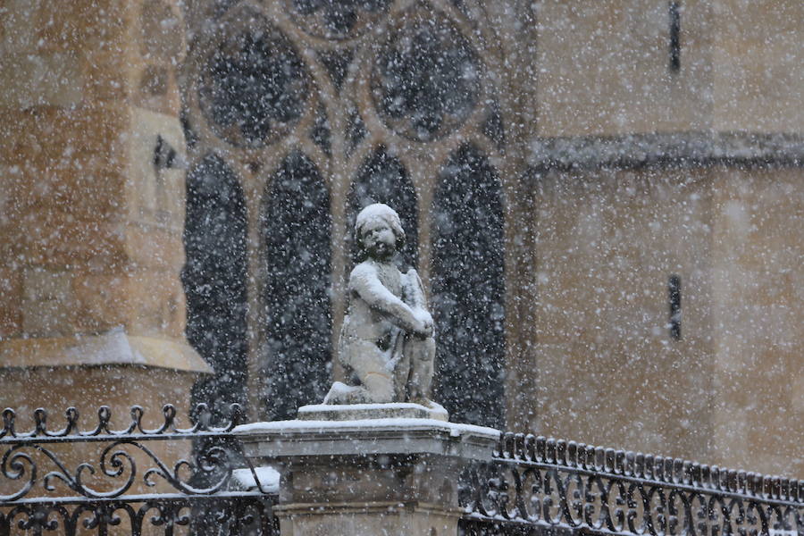 La nieve aterriza en León