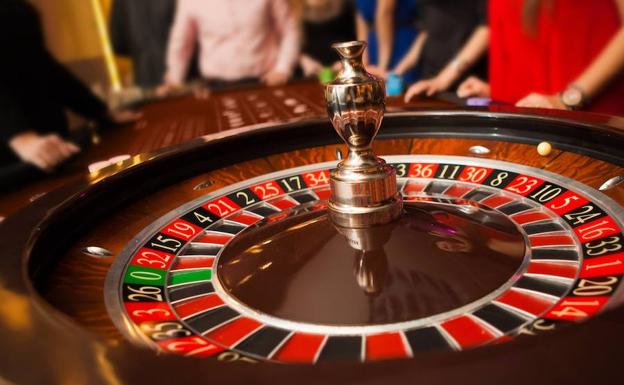 La plantilla del Casino Conde Luna se moviliza para exigir mejoras laborales