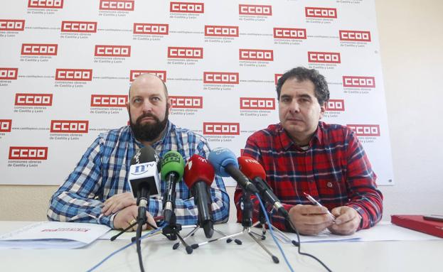 Los representantes sindicales de CCOO durante su comparecencia.