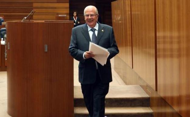 Javier Amoedo, durante una intervención en las Cortes para dar cuenta de la tramitación de quejas de los ciudadanos.