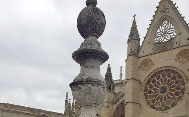 Pináculos de la Catedral de León.
