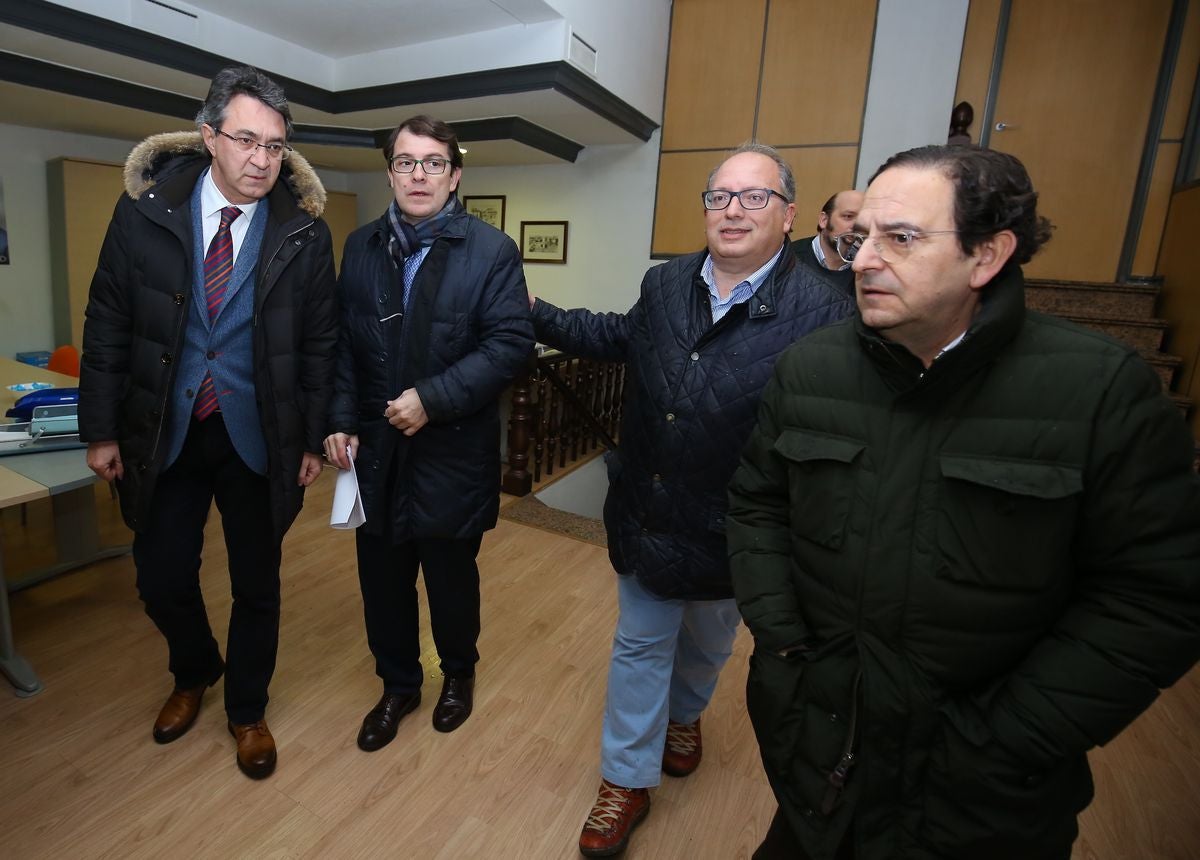 Fotos: El presidente del Partido Popular de Castilla y León visita la comarca del Bierzo