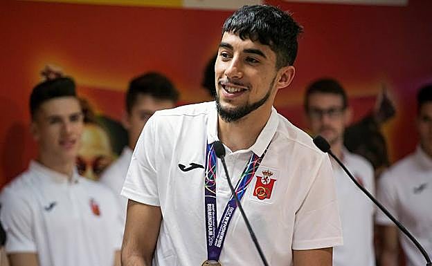 Saúl Ordóñez, en el recibimiento del ministro Méndez de Vigo.