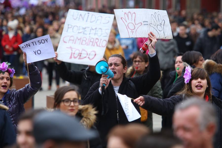 Fotos: Manifiestación 8M en Ponferrada
