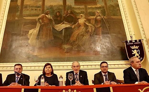 Un pregón del cronista de la ciudad, Máximo Cayón Diéguez, muestra las fortalezas 