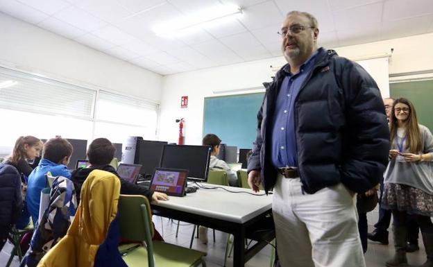 Fernando Rey, consejero de Educación.