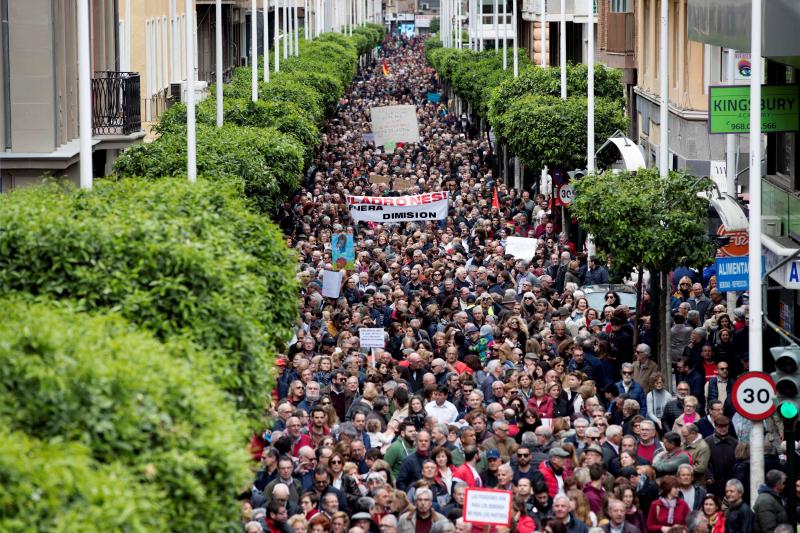 Madrid, Barcelona, Bilbao, San Sebastián, Vigo... protestan en las calles por el insuficiente alza del 0,25% y piden que estas ayudas se revaloricen en función del IPC