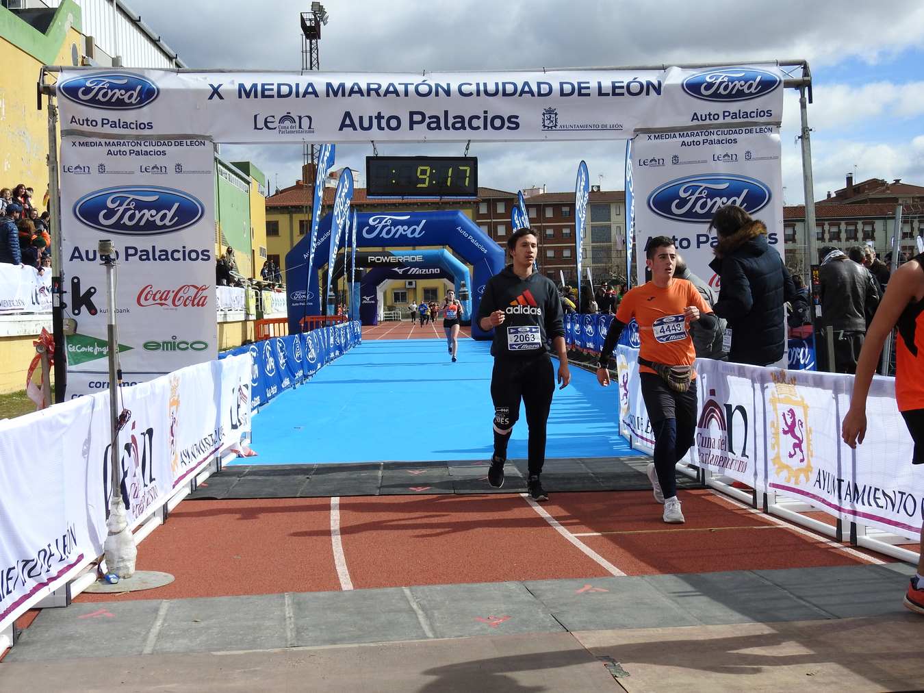 Galería de imágenes de los 2 kilómetros de la Media Maratón de León