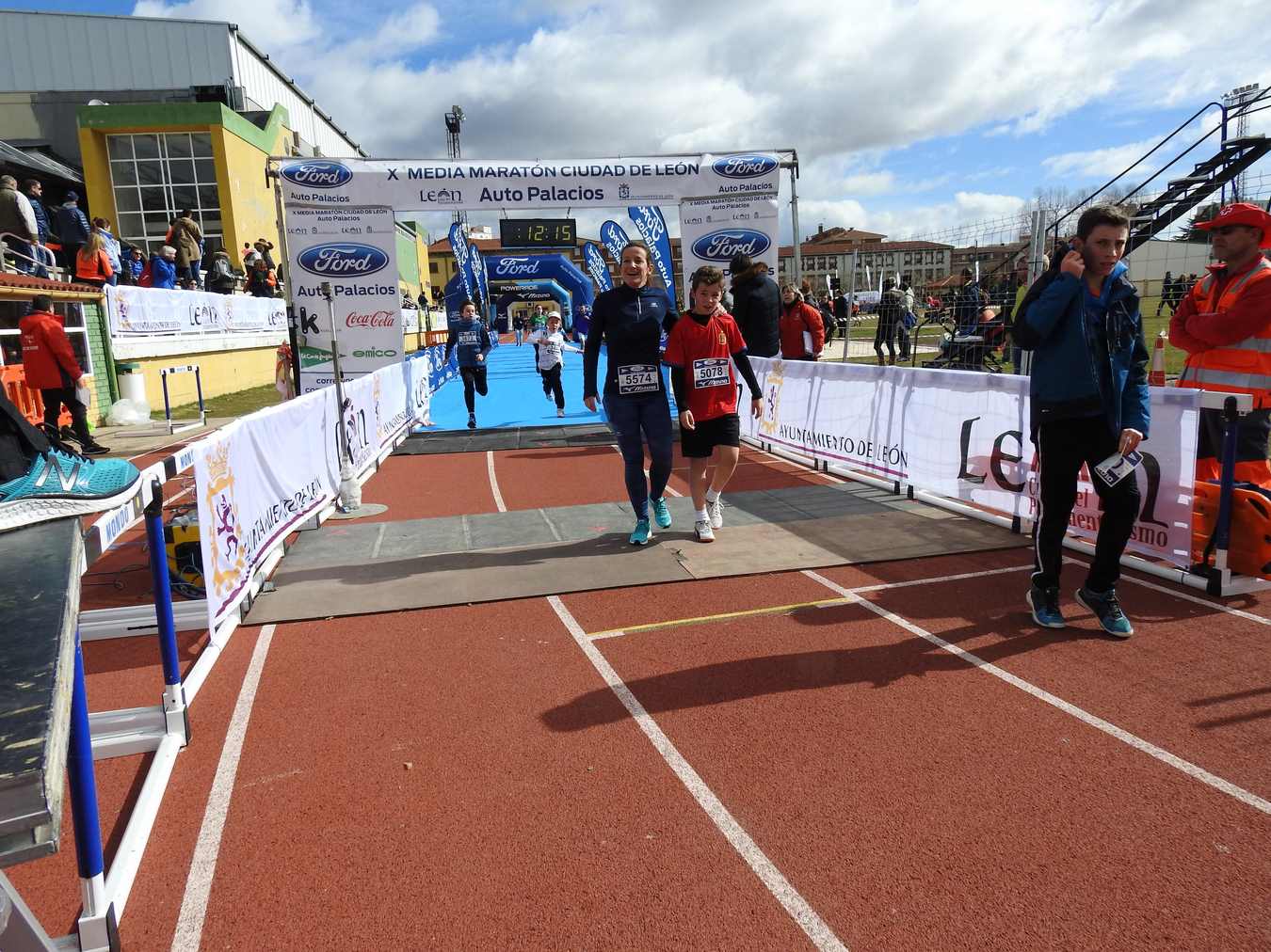 Galería de imágenes de los 2 kilómetros de la Media Maratón de León