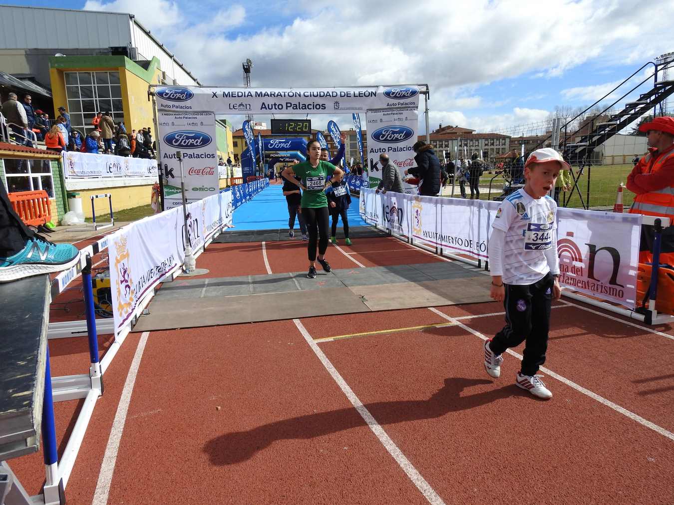 Galería de imágenes de los 2 kilómetros de la Media Maratón de León