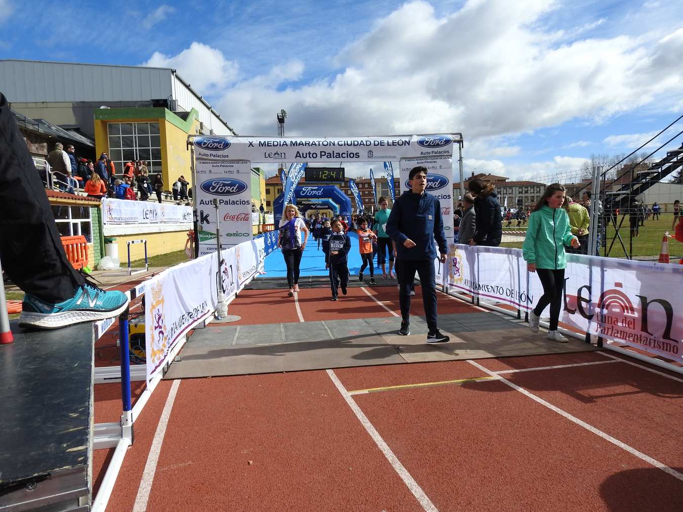 Galería de imágenes de los 2 kilómetros de la Media Maratón de León