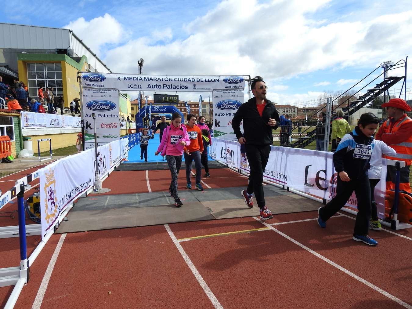 Galería de imágenes de los 2 kilómetros de la Media Maratón de León