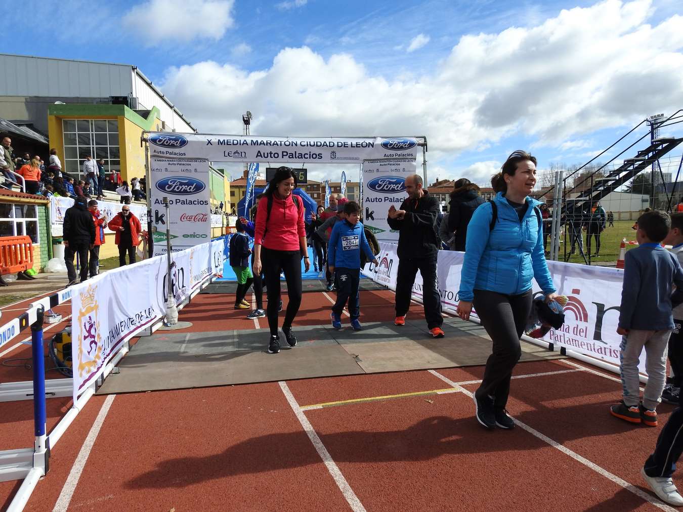 Galería de imágenes de los 2 kilómetros de la Media Maratón de León