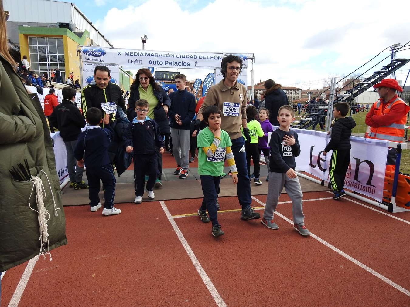 Galería de imágenes de los 2 kilómetros de la Media Maratón de León