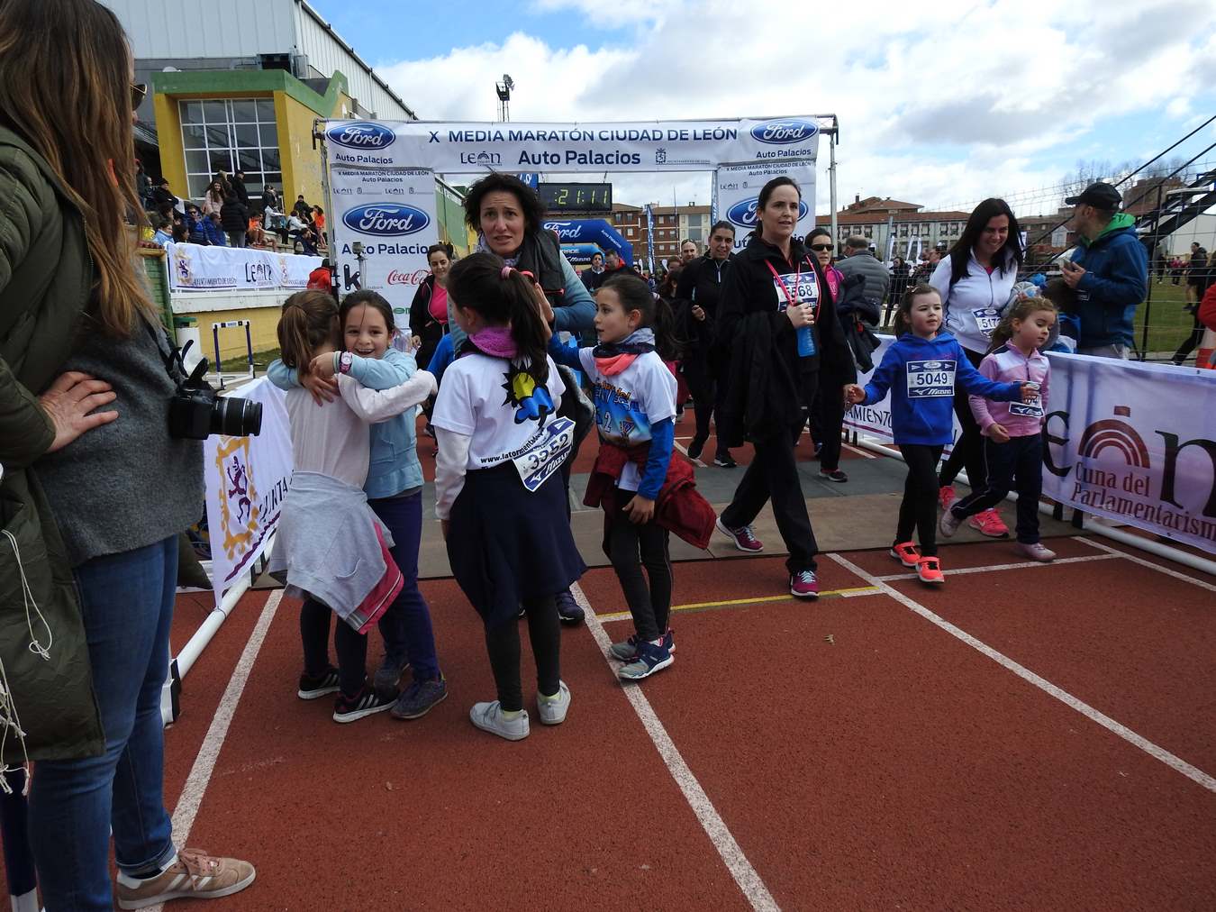 Galería de imágenes de los 2 kilómetros de la Media Maratón de León