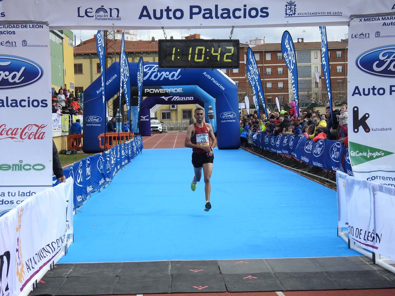 Las imágenes de la Media Maratón de León, con Sergio Sánchez como ganador.