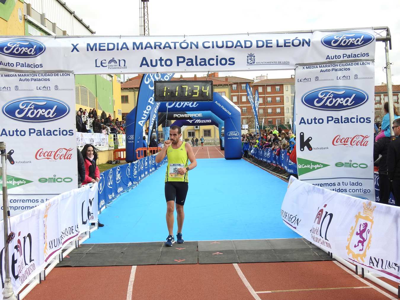 Las imágenes de la Media Maratón de León, con Sergio Sánchez como ganador.