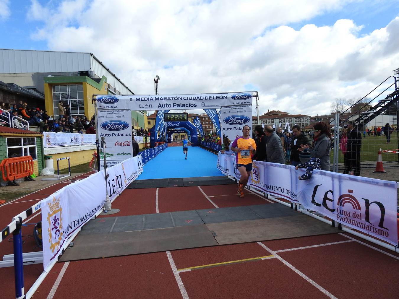 Las imágenes de la Media Maratón de León, con Sergio Sánchez como ganador.