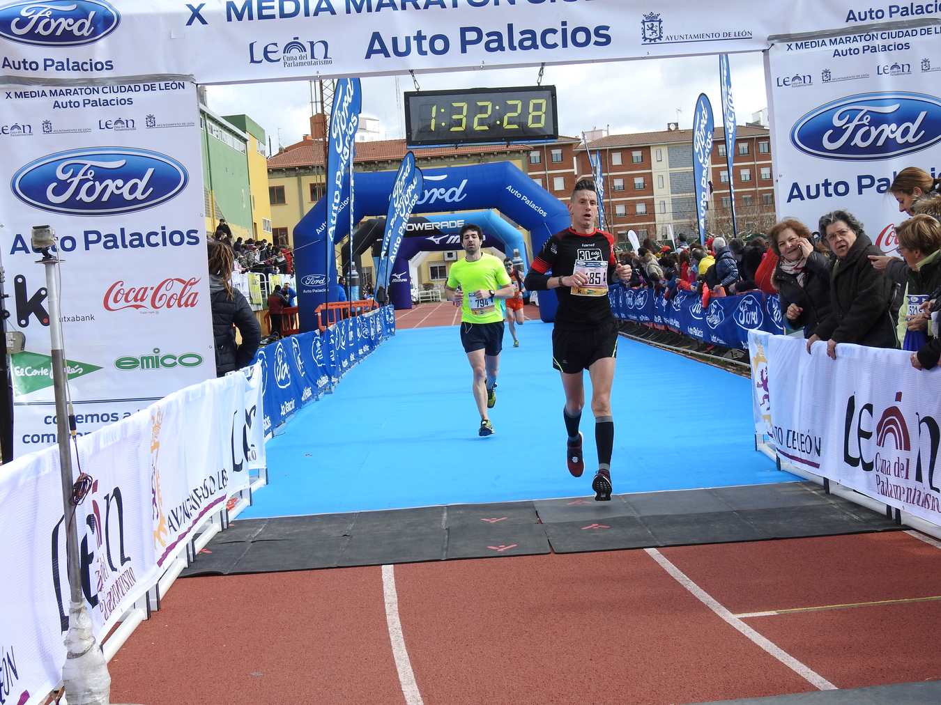 Las imágenes de la Media Maratón de León, con Sergio Sánchez como ganador.
