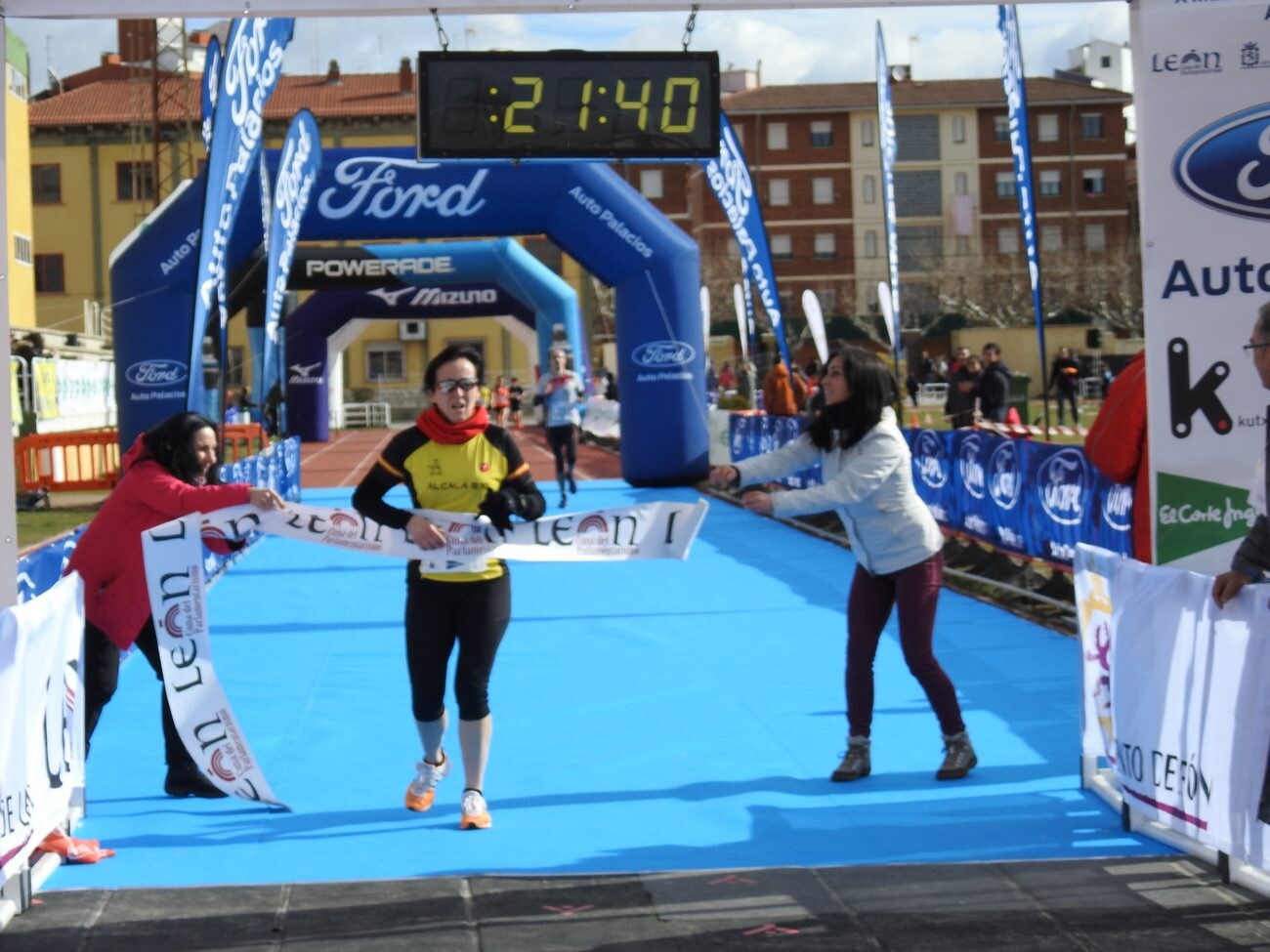 Todas las imágenes de la carrera popular de la Media Maratón de León