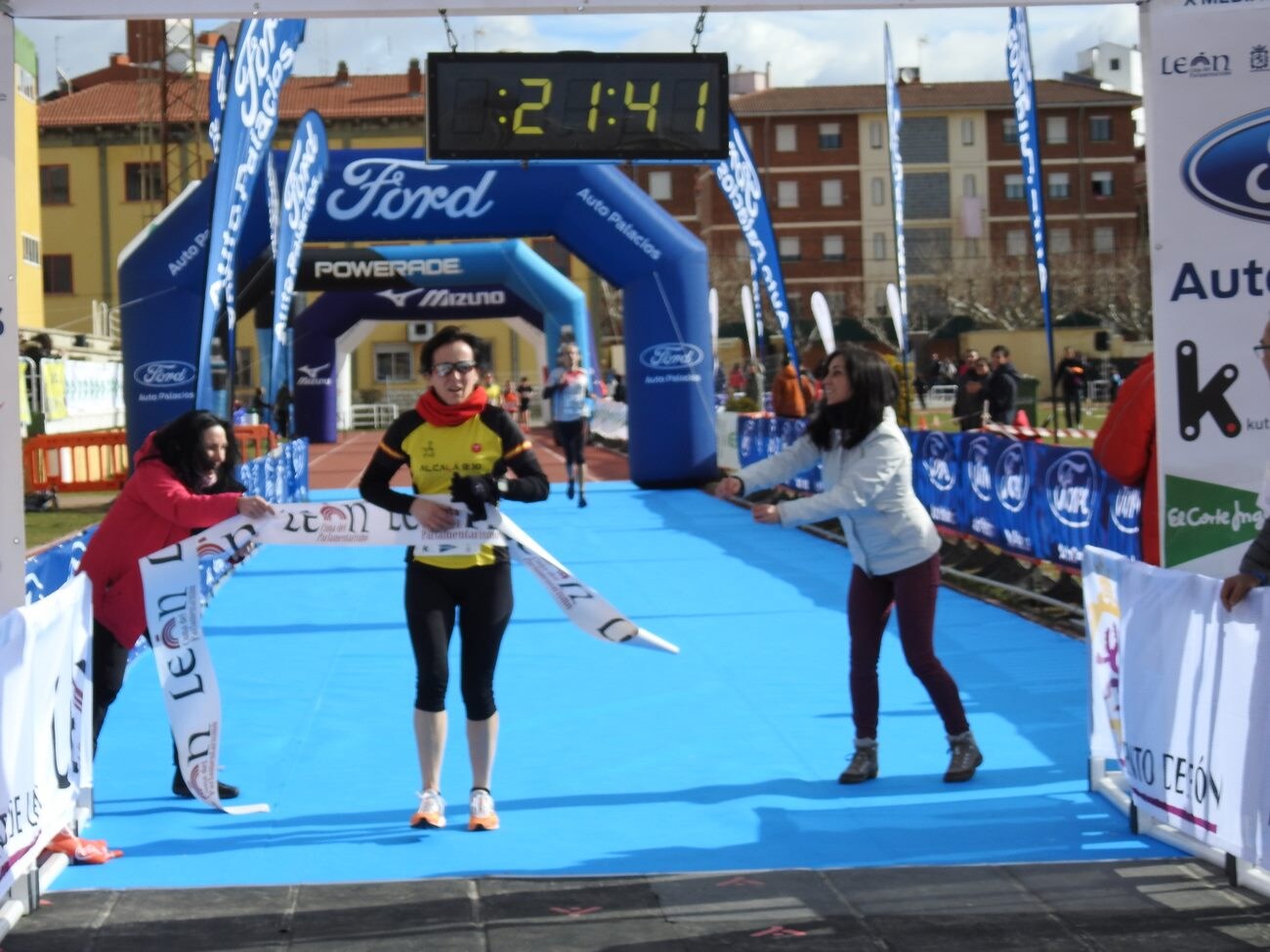 Todas las imágenes de la carrera popular de la Media Maratón de León