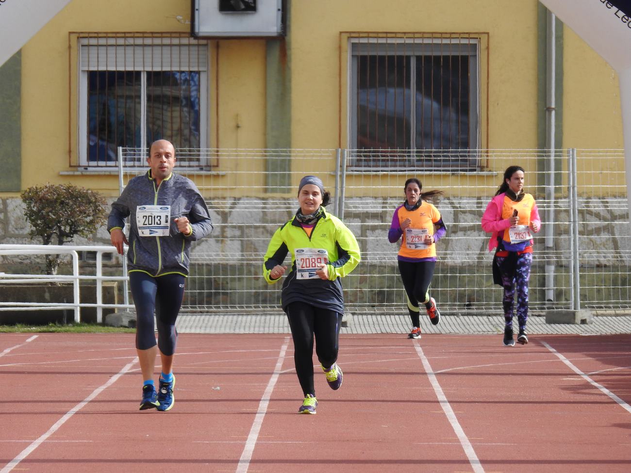 Todas las imágenes de la carrera popular de la Media Maratón de León