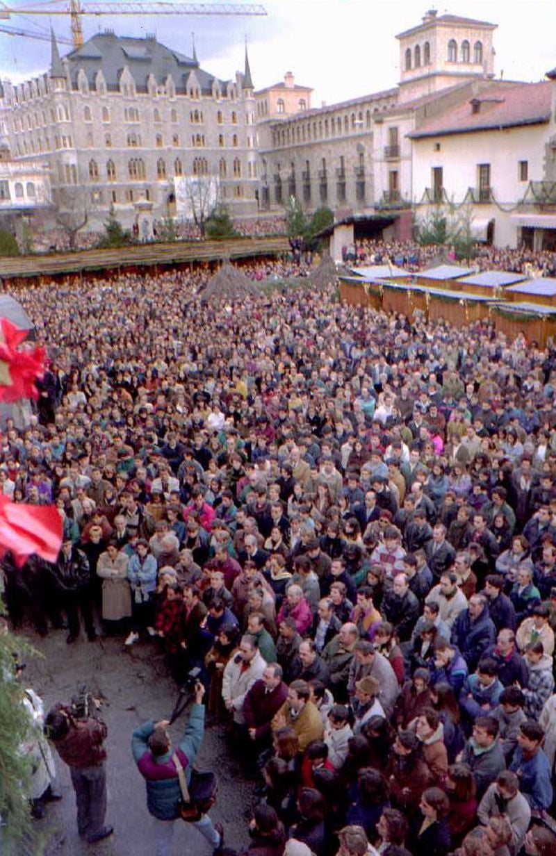 Imágenes del atentado del comandante Cortizo en León, en 1995. 