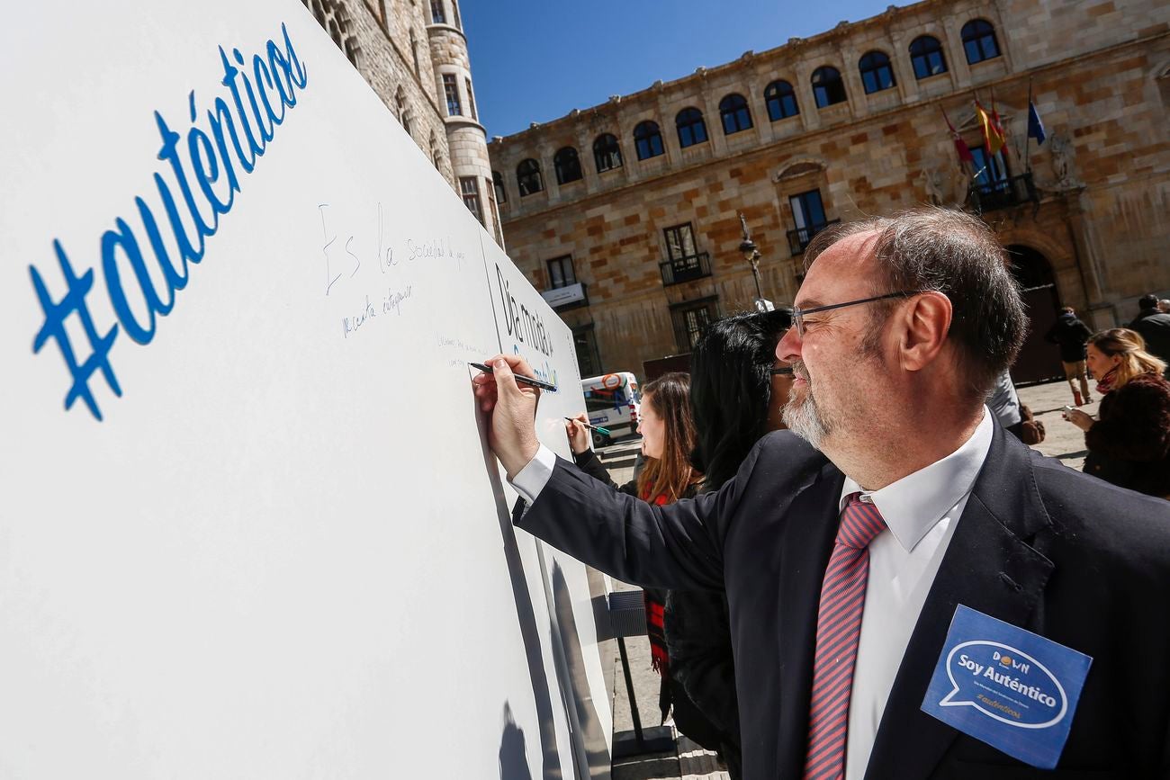 El consejero de Educación, Fernando Rey, asiste al acto institucional con motivo del Día Mundial del Síndrome de Down, organizado por Down León-Amidown