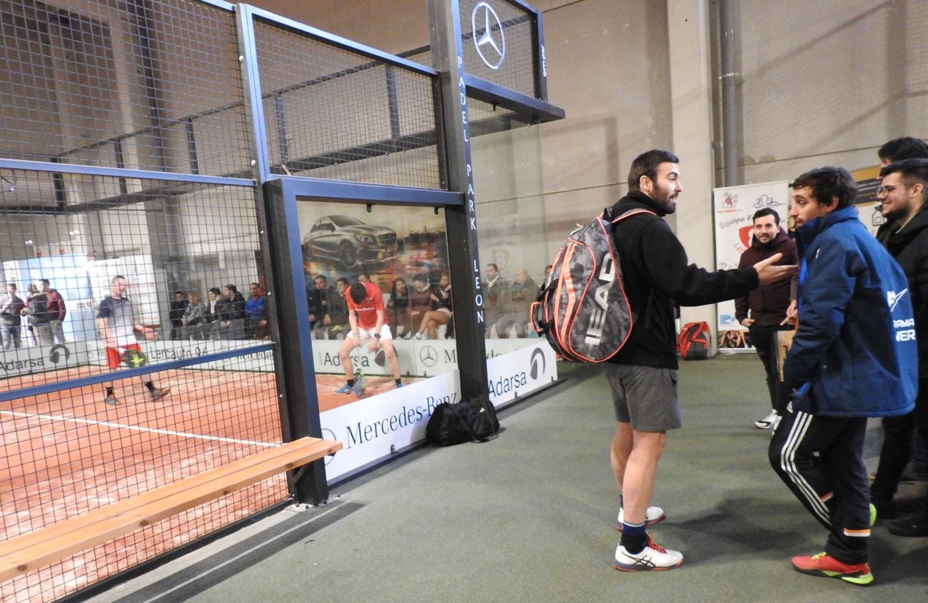 Las instalaciones de club leonés acogen este domingo las semifinales, finales y partidos de consolación en una cita con 112 parejas