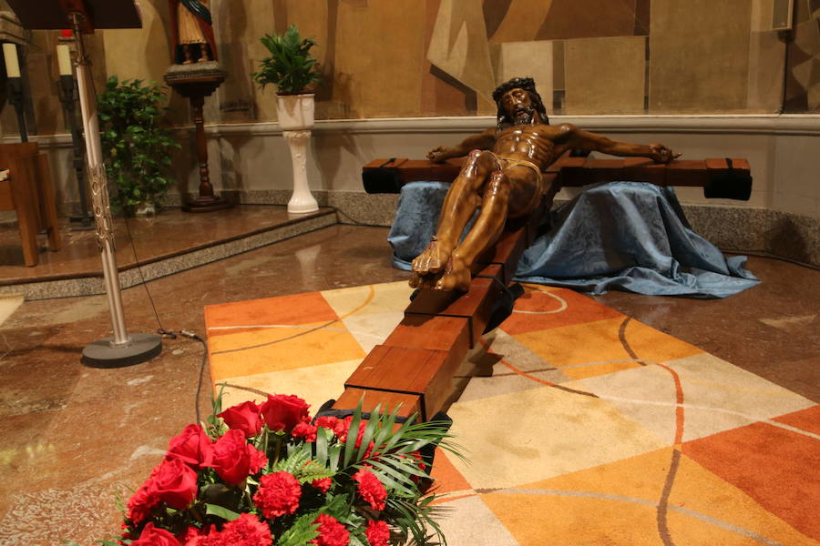 Fotos: Un Vía Crucis en San Claudio
