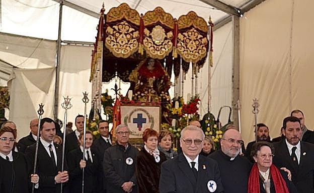Foto de familia a la conclusión del acto oficial.