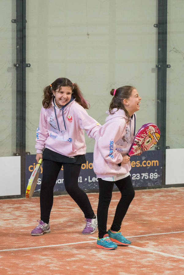 Las mejores imágenes del Torneo Leonoticias de pádel celebrado durante el fin de semana en las instalaciones de Pádel Park
