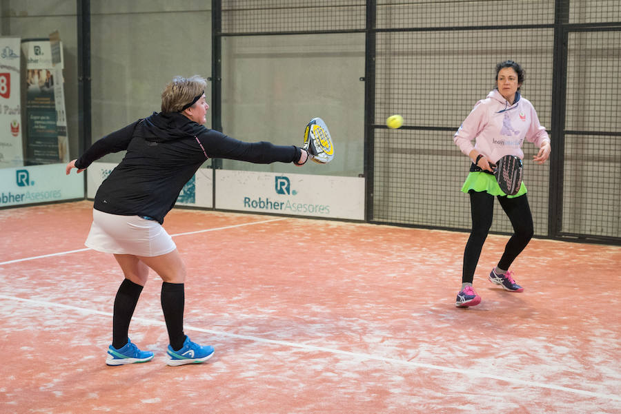 Las mejores imágenes del Torneo Leonoticias de pádel celebrado durante el fin de semana en las instalaciones de Pádel Park