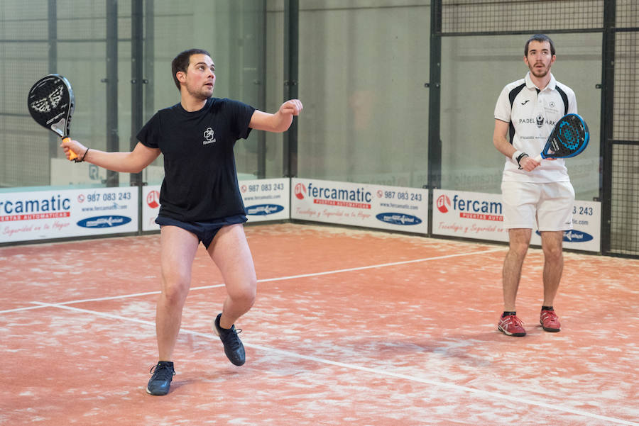 Las mejores imágenes del Torneo Leonoticias de pádel celebrado durante el fin de semana en las instalaciones de Pádel Park