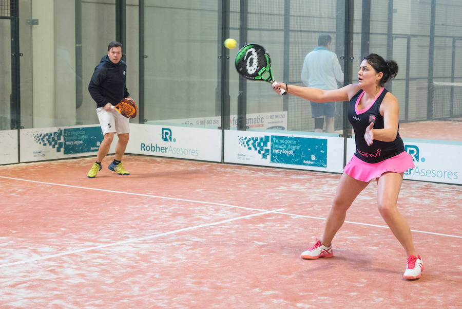 Las mejores imágenes del Torneo Leonoticias de pádel celebrado durante el fin de semana en las instalaciones de Pádel Park