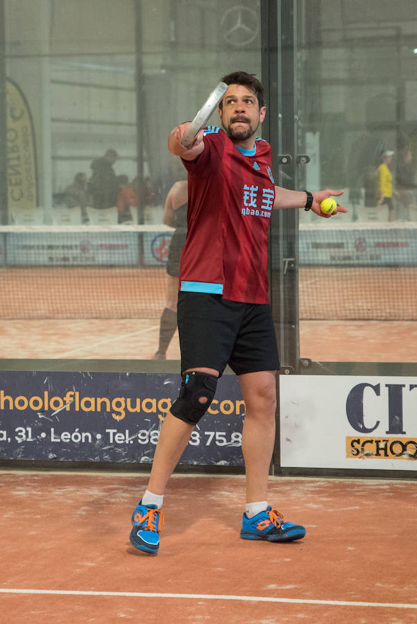 Las mejores imágenes del Torneo Leonoticias de pádel celebrado durante el fin de semana en las instalaciones de Pádel Park
